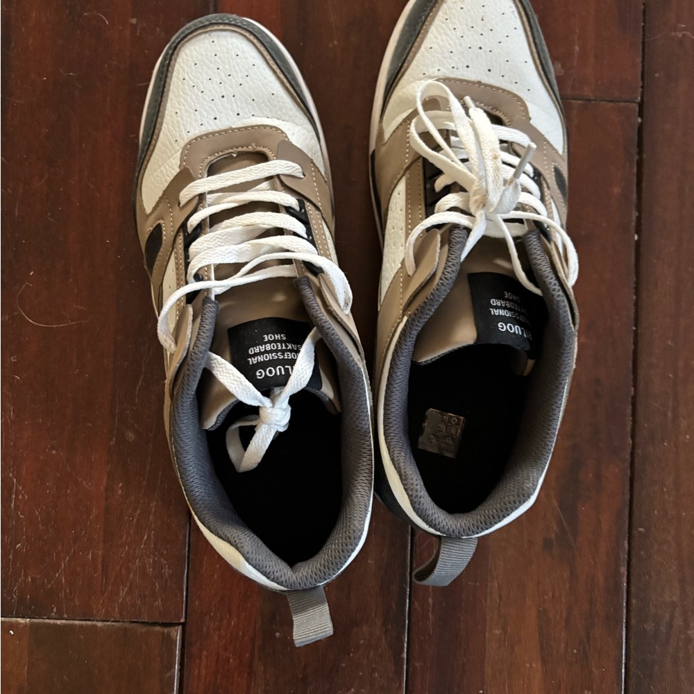 Men's Tan and White Athletic Shoes